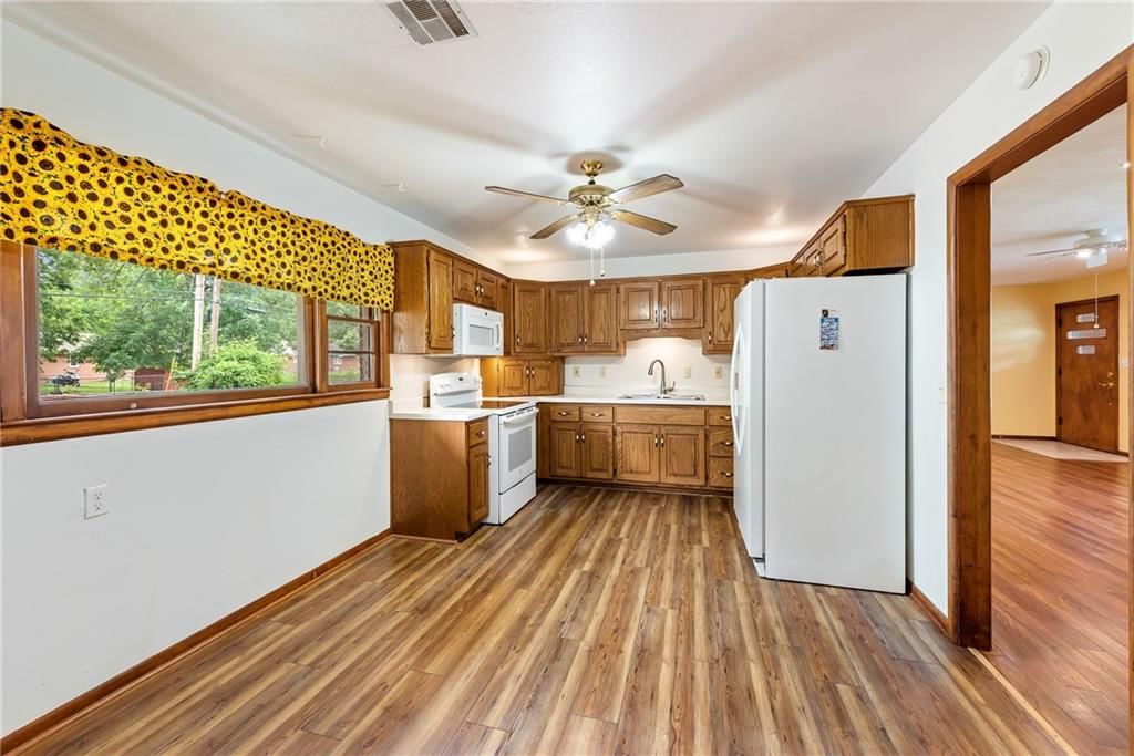 1630 W 5th Street — photo 17
