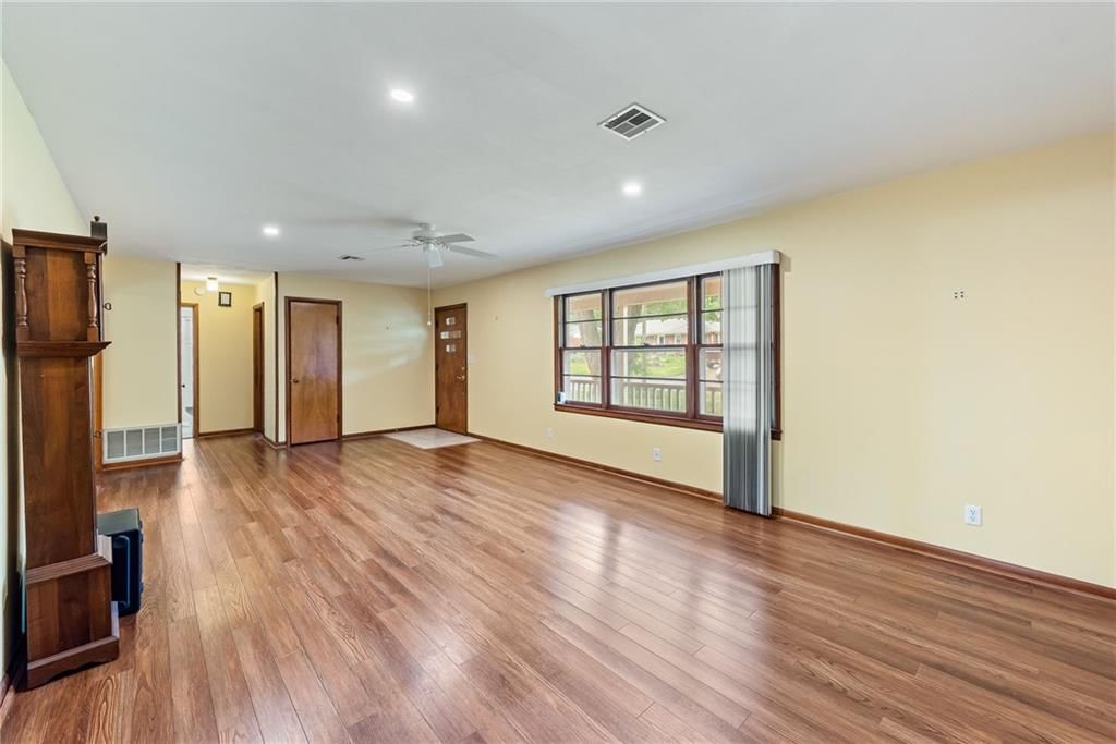 1630 W 5th Street — photo 10