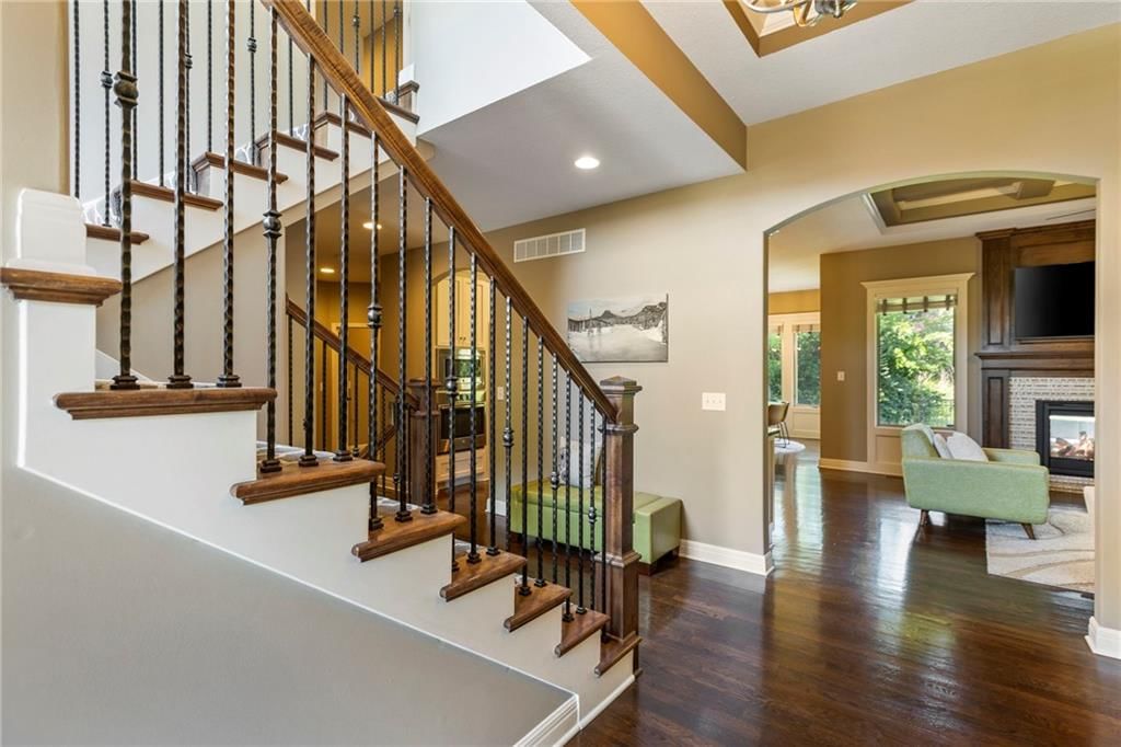11446 S Longview Road — photo 13