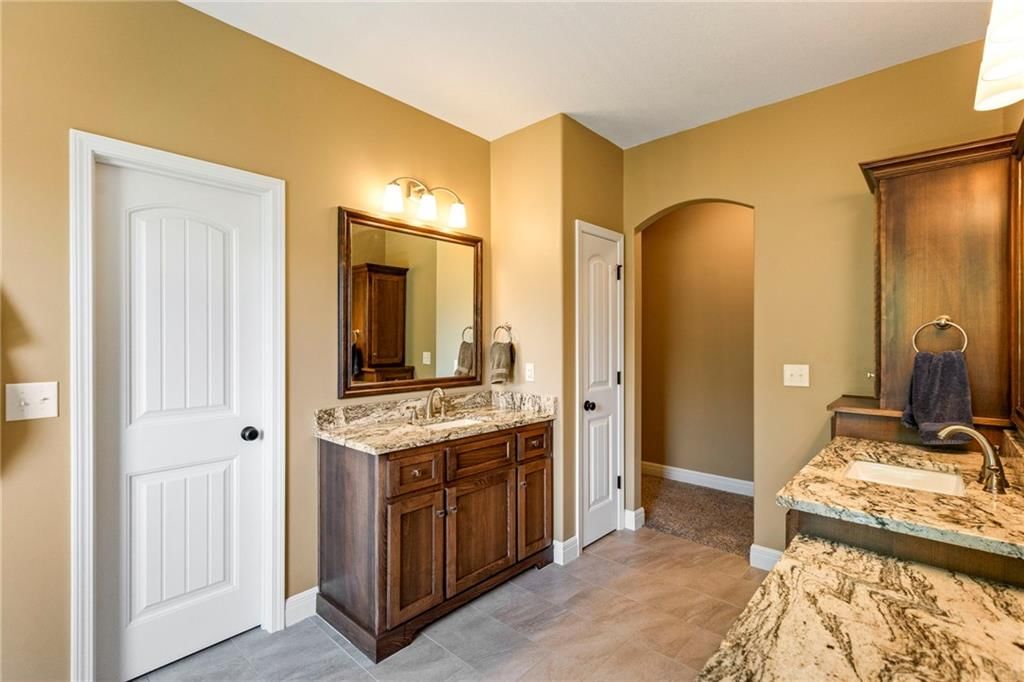 11446 S Longview Road — photo 35