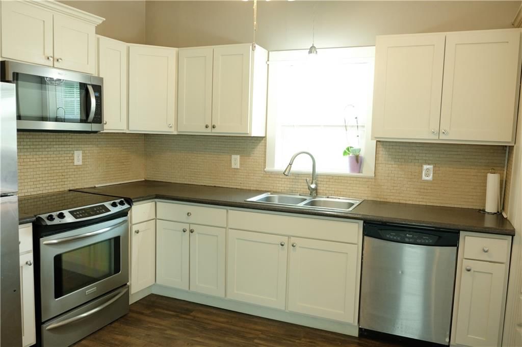 311 N DEWEY Street — photo 11