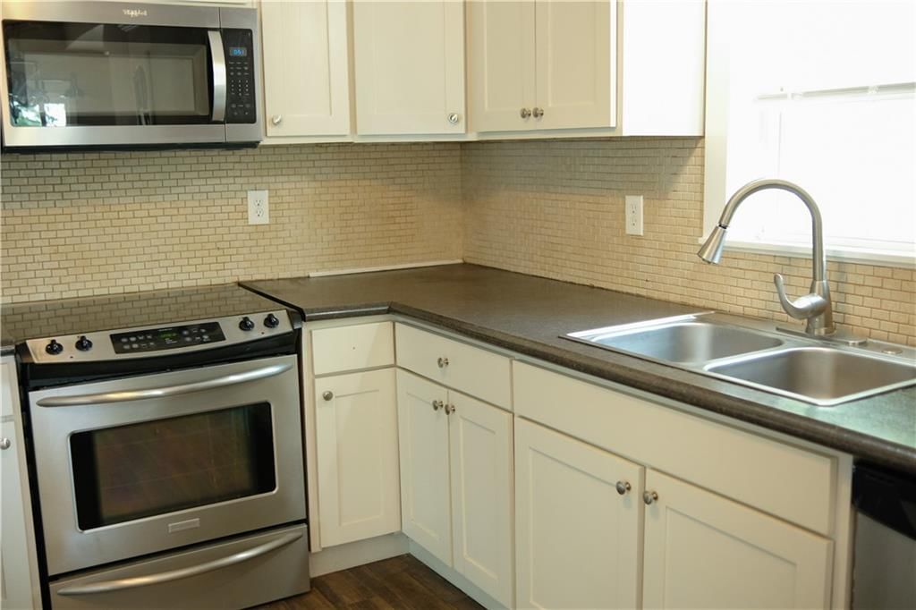 311 N DEWEY Street — photo 13