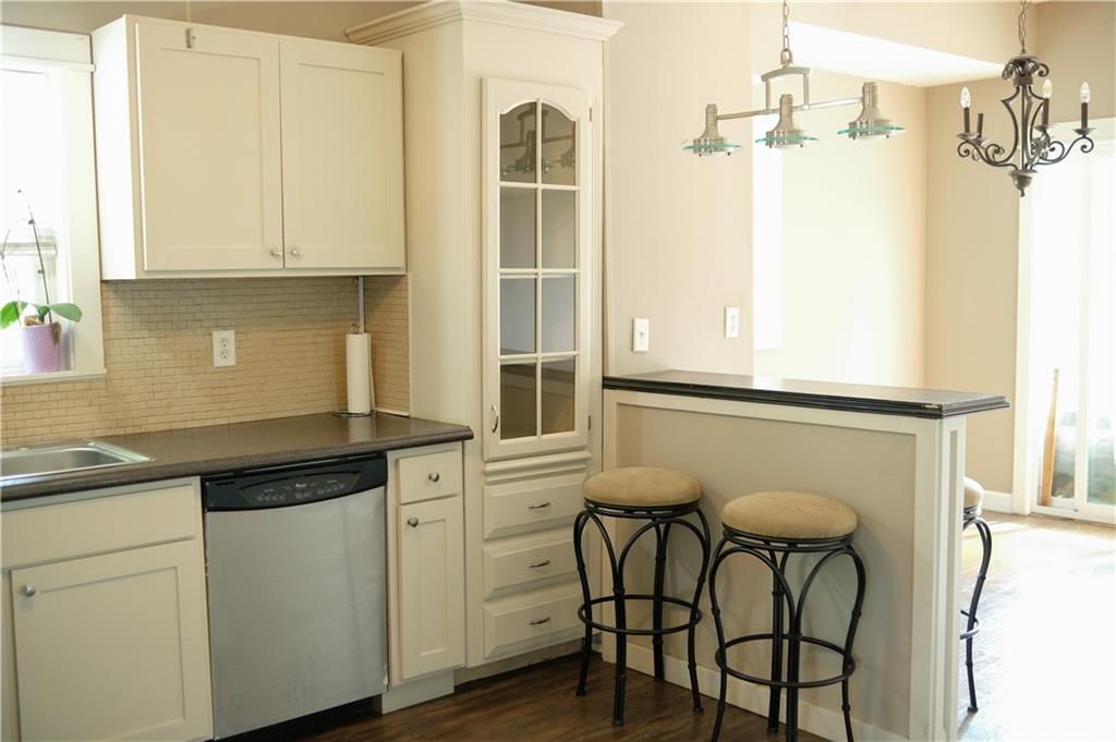 311 N DEWEY Street — photo 15