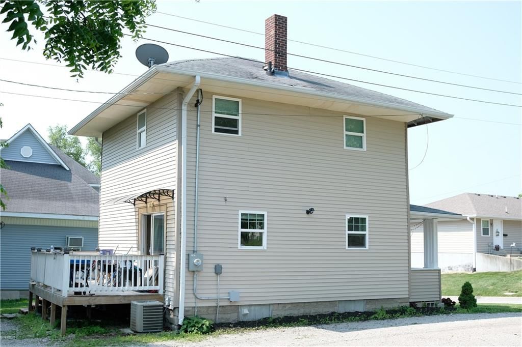 311 N DEWEY Street — photo 28