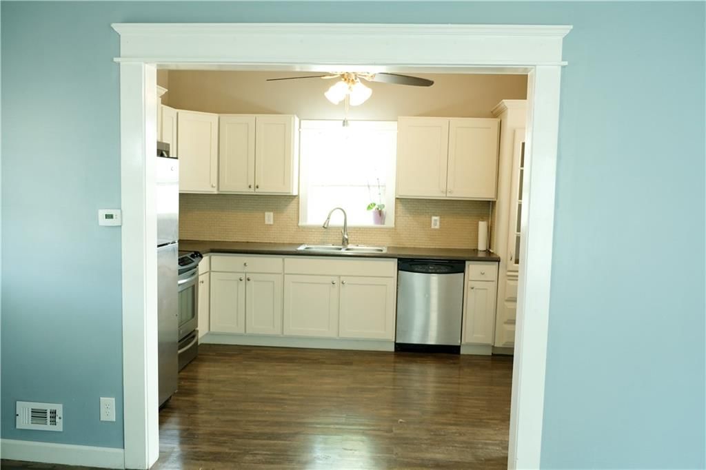 311 N DEWEY Street — photo 6