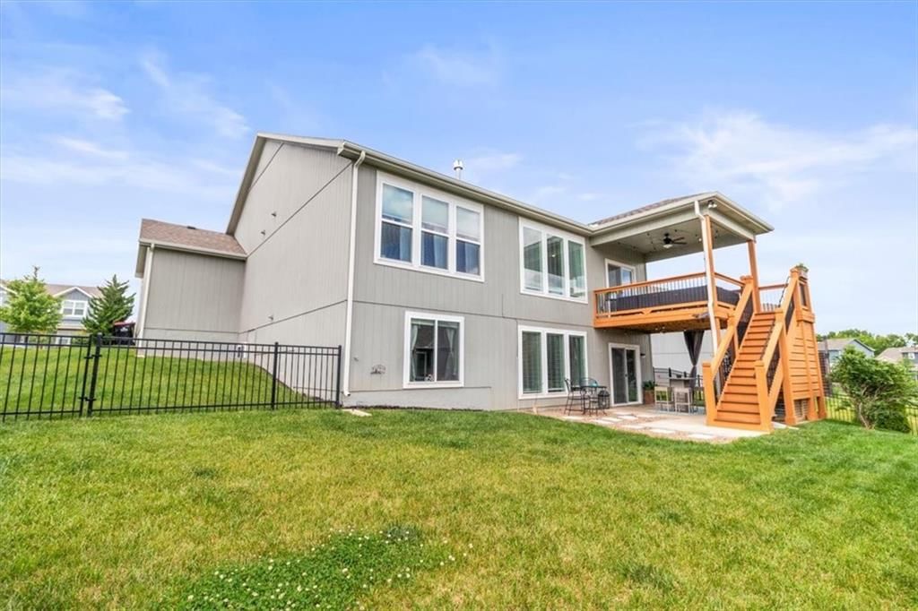 128 SE Briar Valley Lane — photo 31