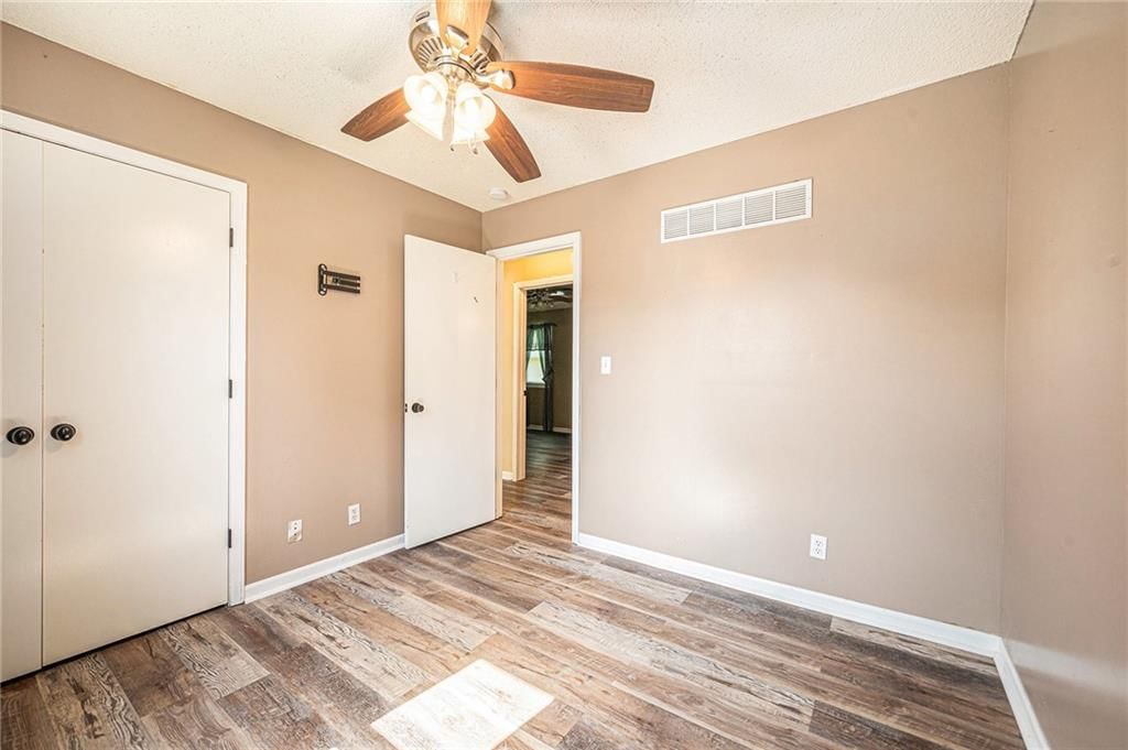 212 Hampton Drive — photo 13