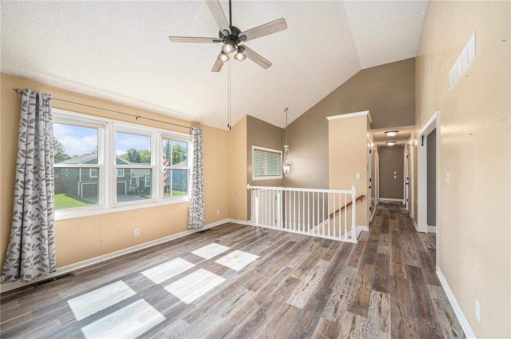 212 Hampton Drive — photo 6