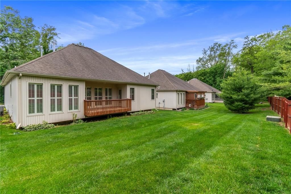 488 Nottingham Drive — photo 3