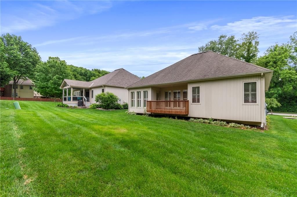 488 Nottingham Drive — photo 4