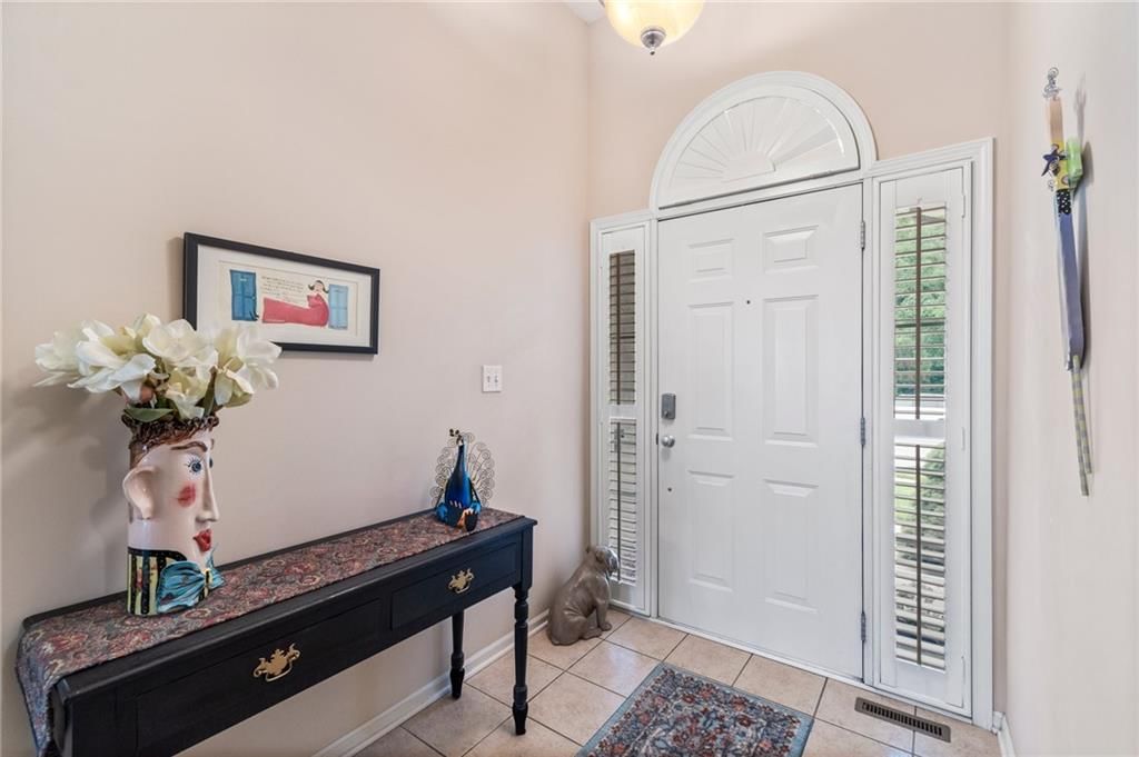 488 Nottingham Drive — photo 8