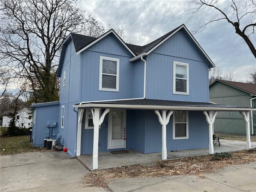555 E Mill Street — photo 2