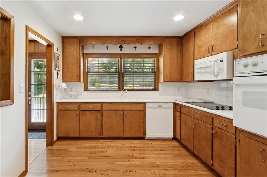 5407 W 64th Terrace — photo 8