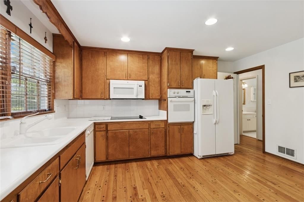 5407 W 64th Terrace — photo 9