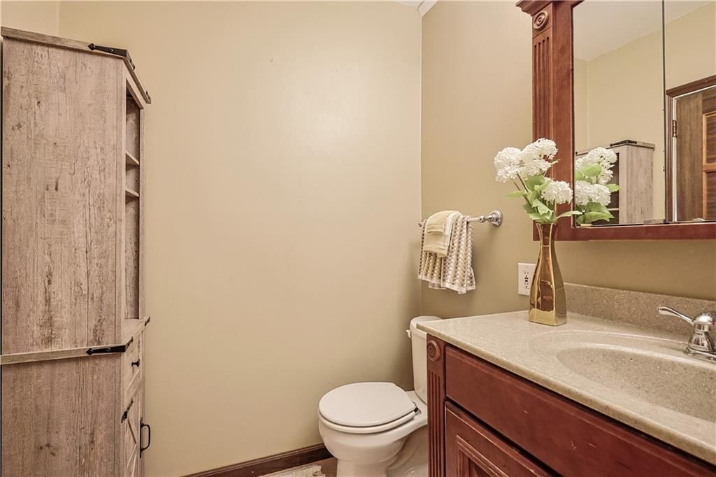 311 W Walter Lane — photo 15