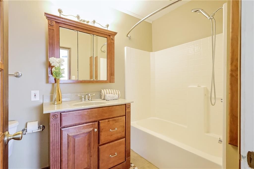 311 W Walter Lane — photo 16