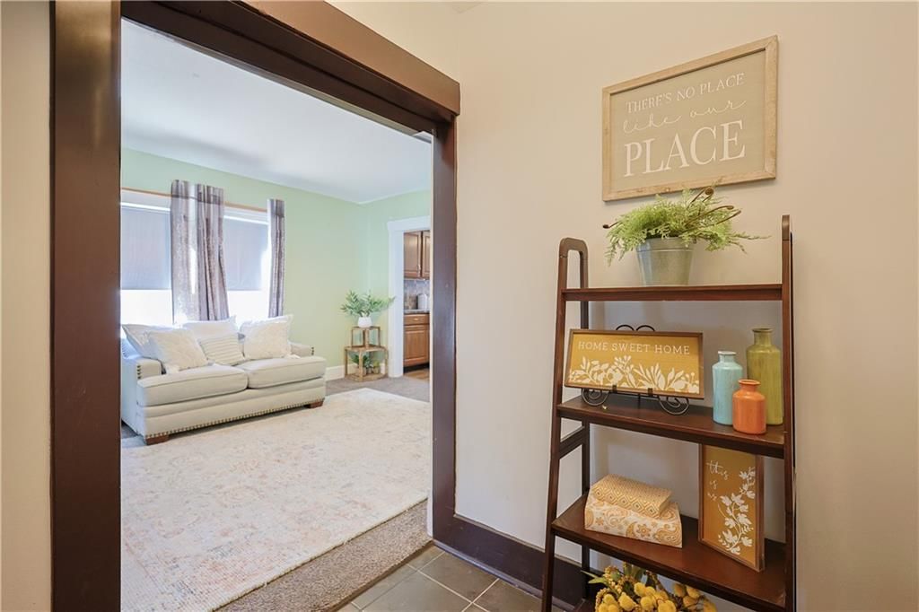 311 W Walter Lane — photo 3