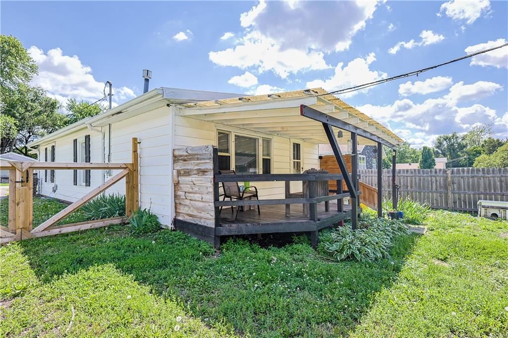 311 W Walter Lane — photo 24
