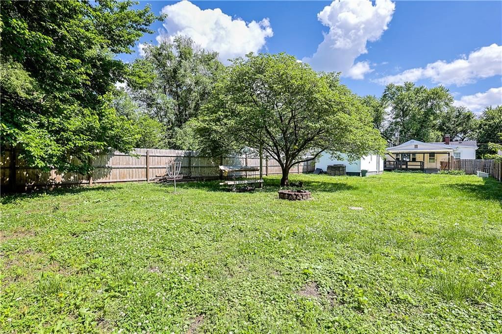 311 W Walter Lane — photo 29