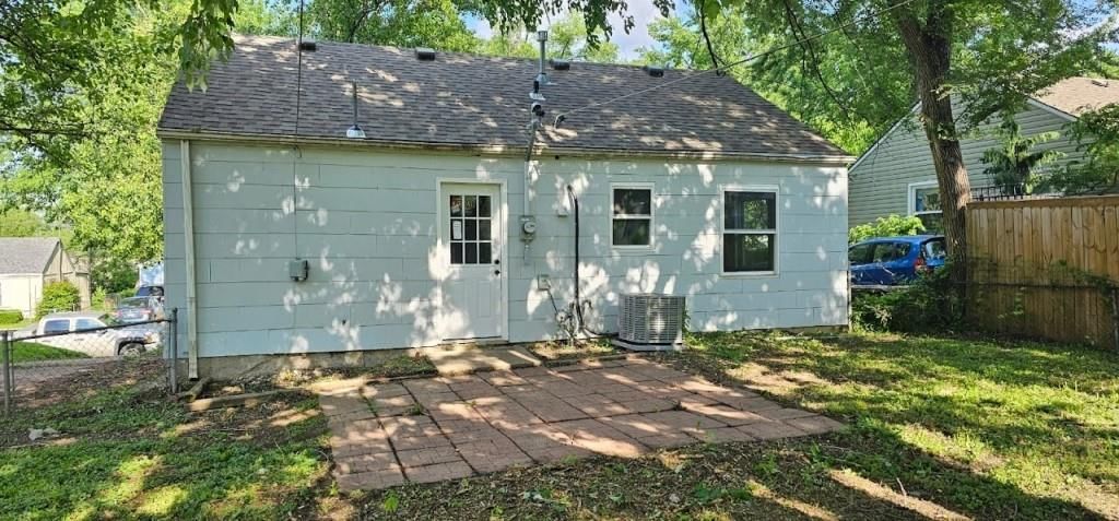 2918 S 52nd Terrace — photo 18