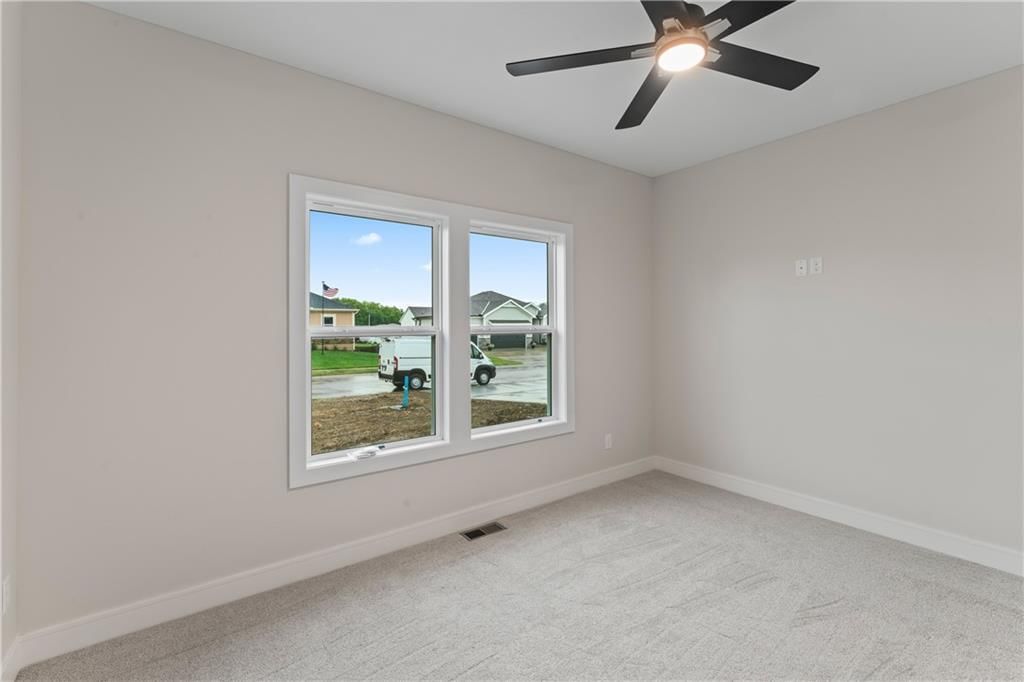 810 W Solomon Drive — photo 34