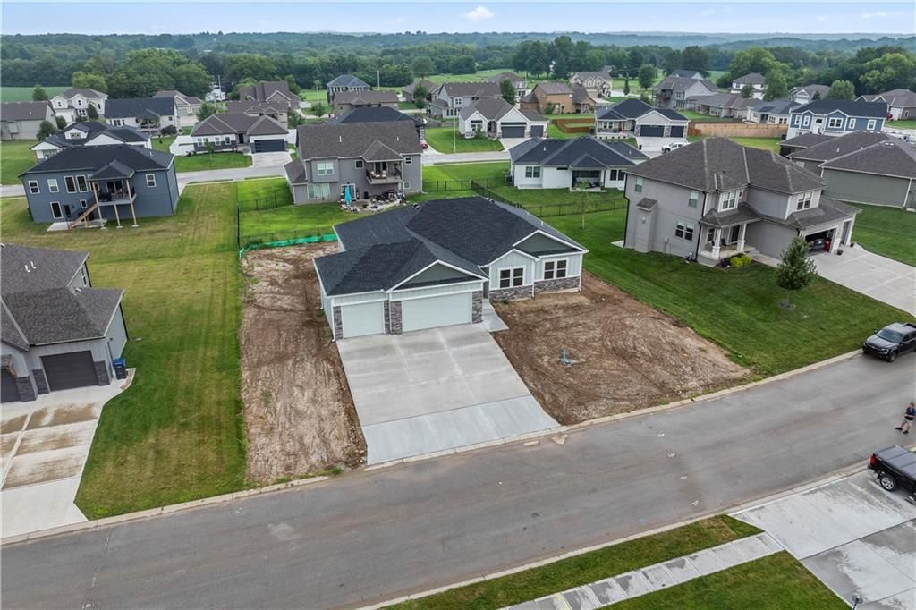 810 W Solomon Drive — photo 46
