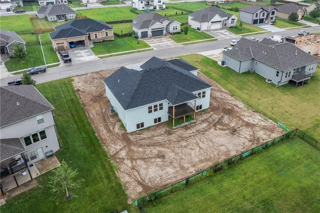 810 W Solomon Drive — photo 49