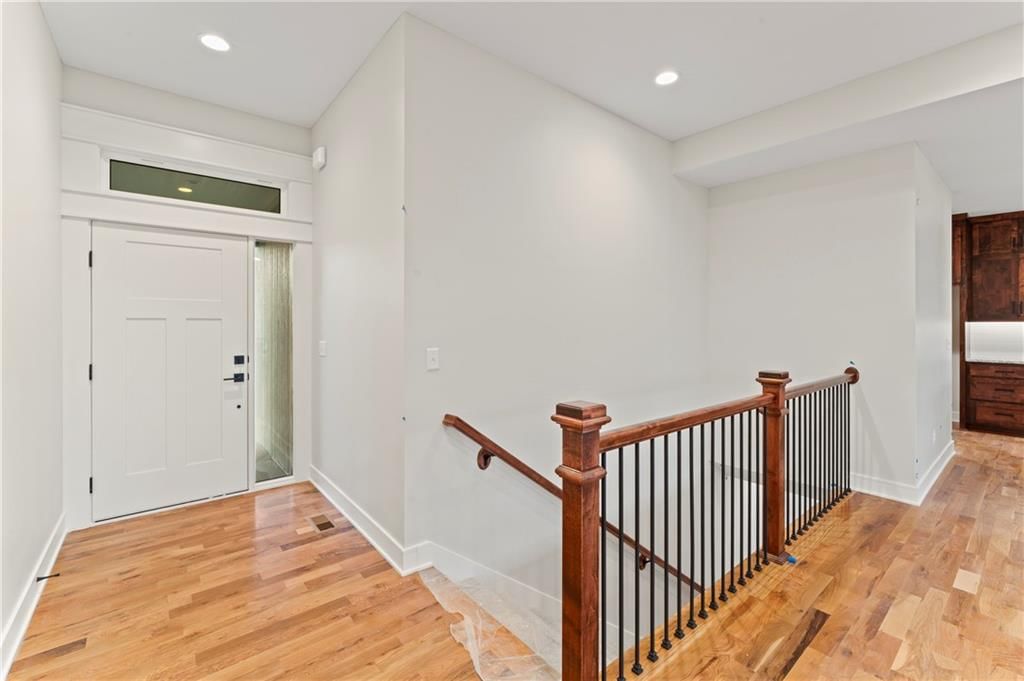 810 W Solomon Drive — photo 6