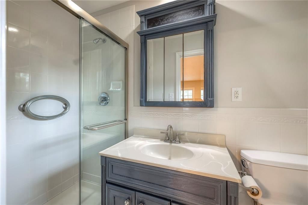 10528 Oak Street — photo 16