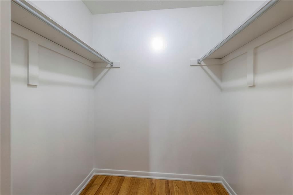 10528 Oak Street — photo 17