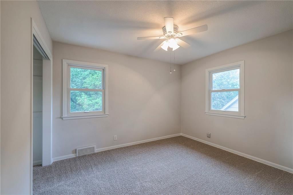 10528 Oak Street — photo 19