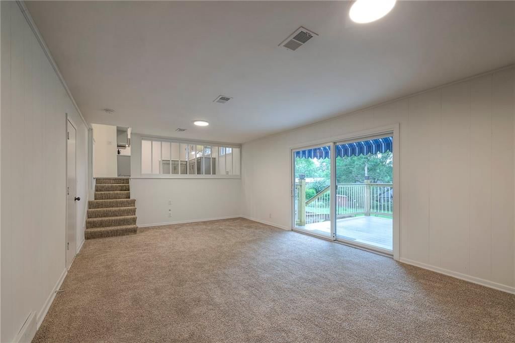 10528 Oak Street — photo 22