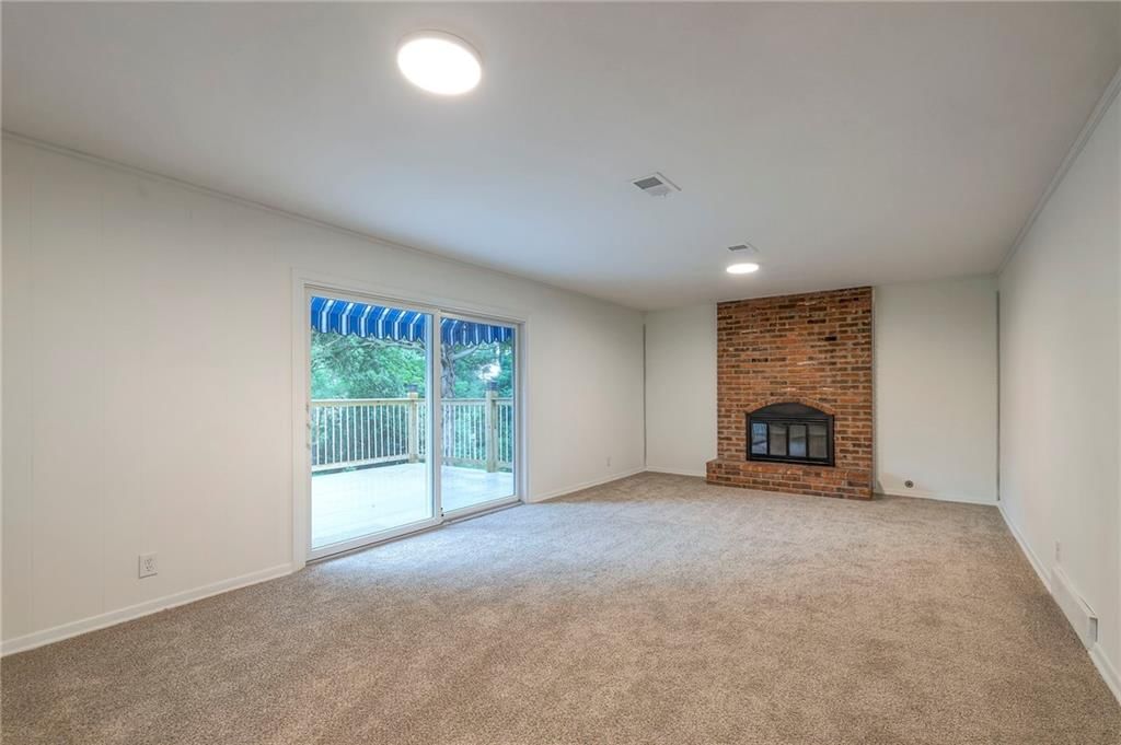 10528 Oak Street — photo 23