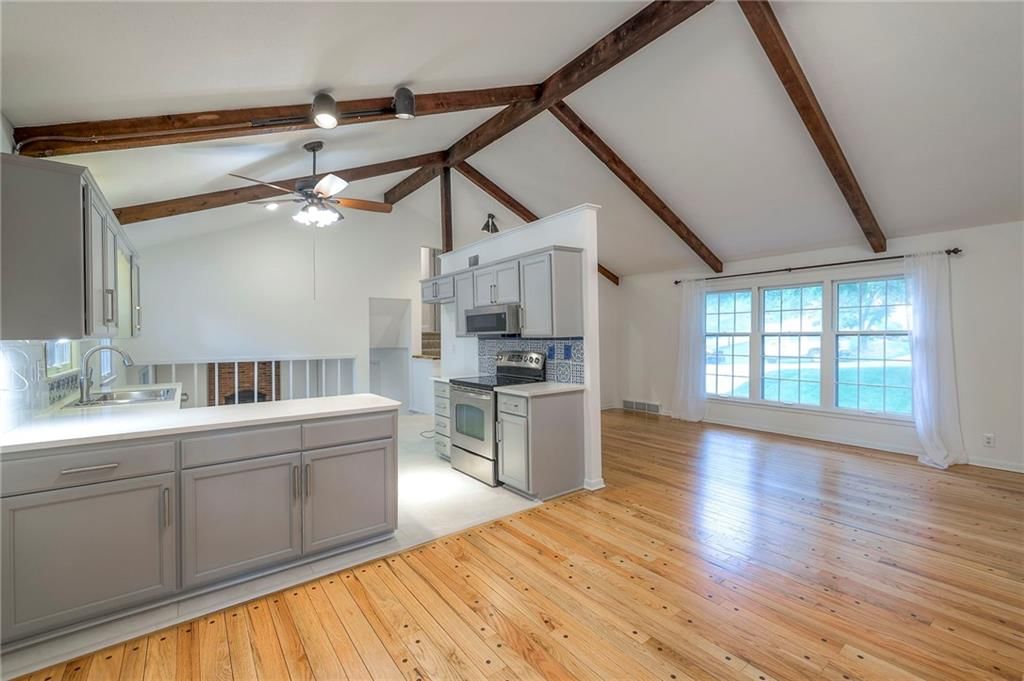 10528 Oak Street — photo 7
