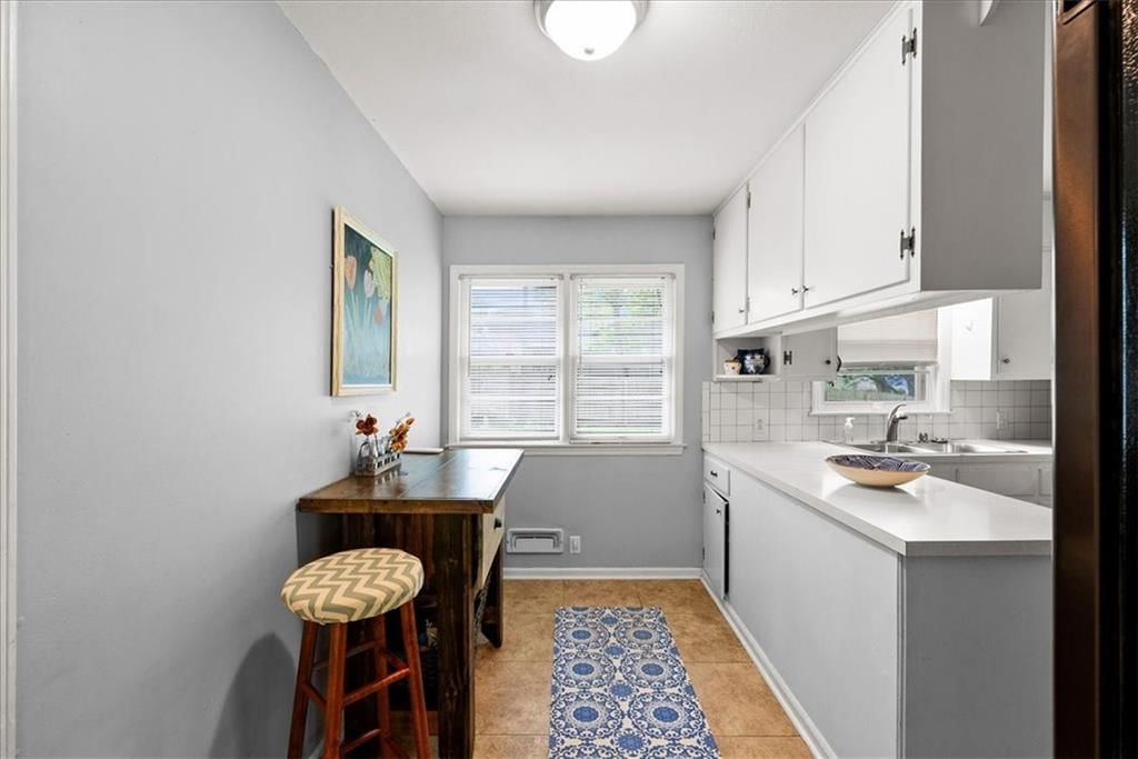 607 E 110th Street — photo 10