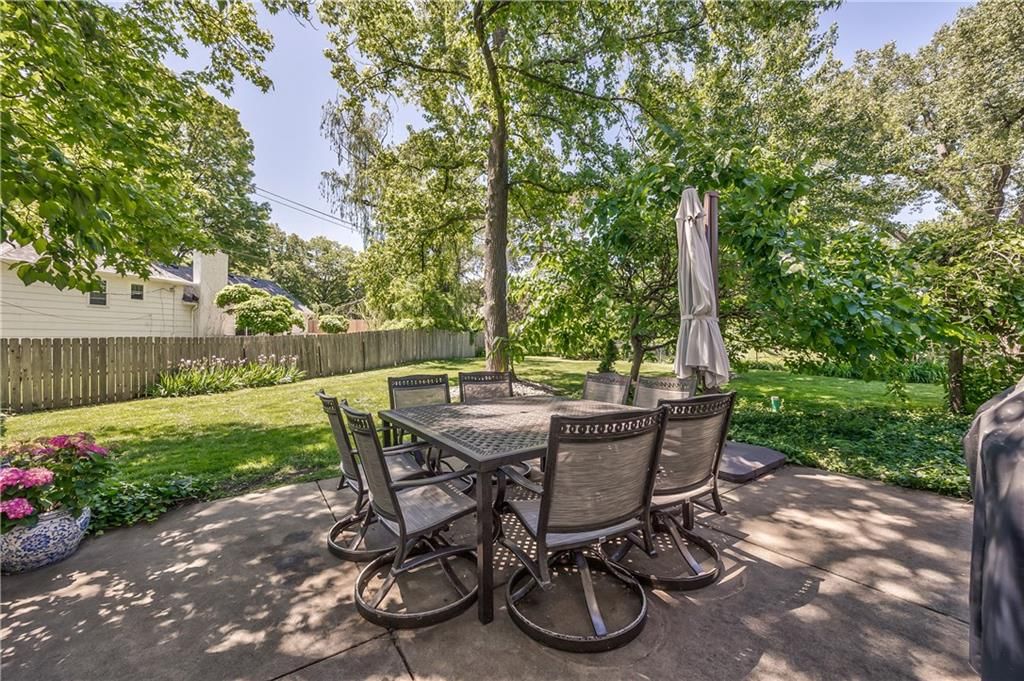 5611 W 91st Street — photo 30