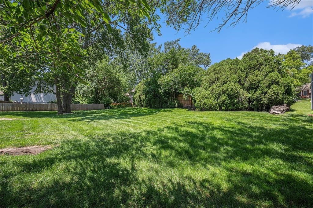 7816 Garnett Street — photo 30