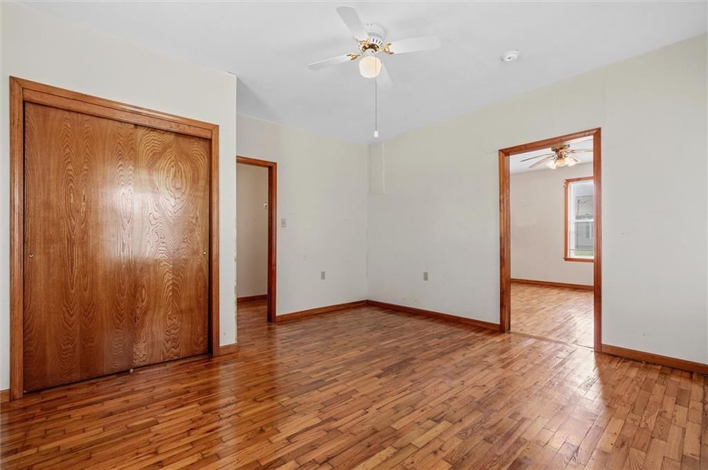 210 E Walnut Street — photo 18