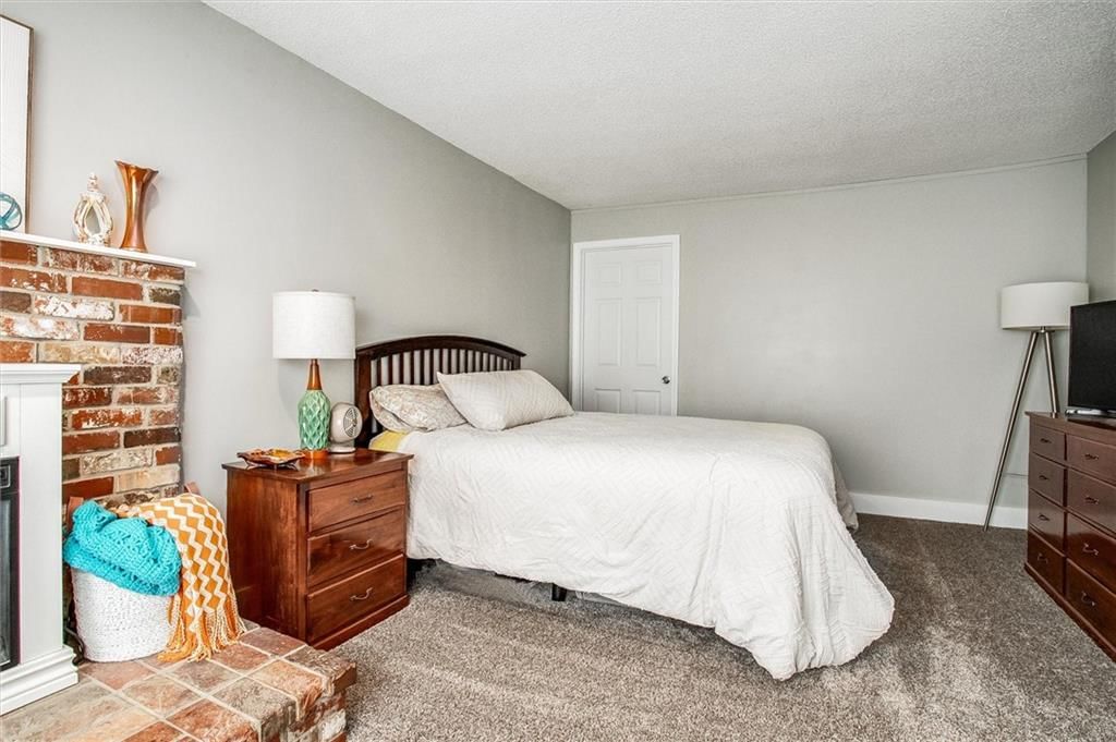 7815 Longwood Avenue — photo 14