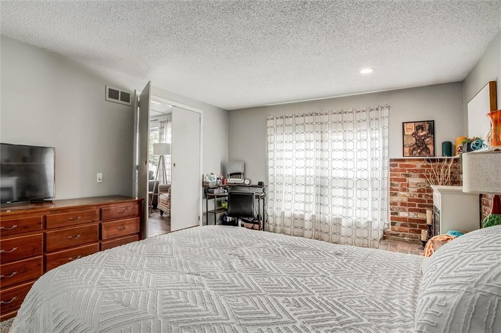 7815 Longwood Avenue — photo 15