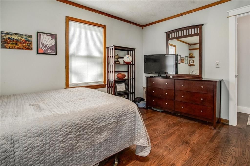 7815 Longwood Avenue — photo 21