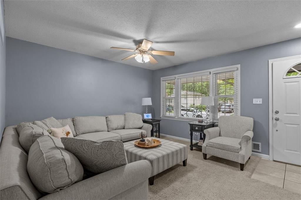 105 SW ALDERSON Place — photo 5