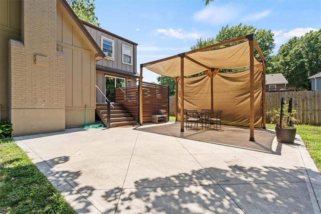 16604 W 143rd Terrace — photo 30
