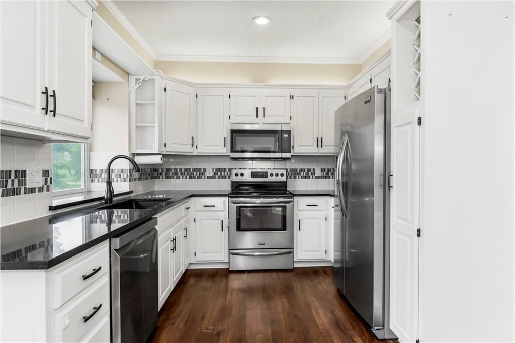 433 Walker Avenue — photo 8