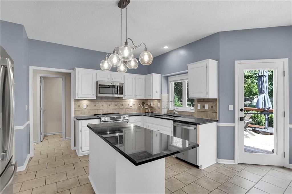 12307 Farley Street — photo 15