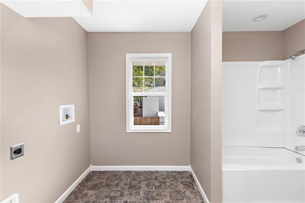 103 S Center Street — photo 15