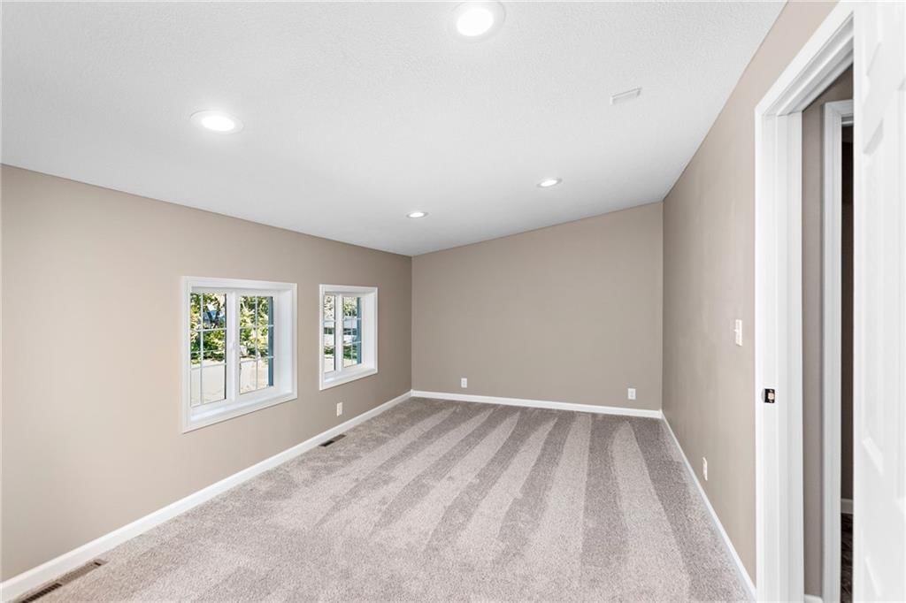 103 S Center Street — photo 16