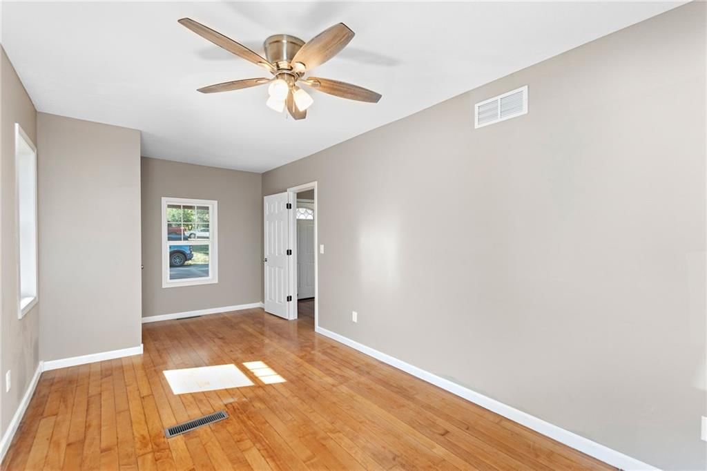 103 S Center Street — photo 9