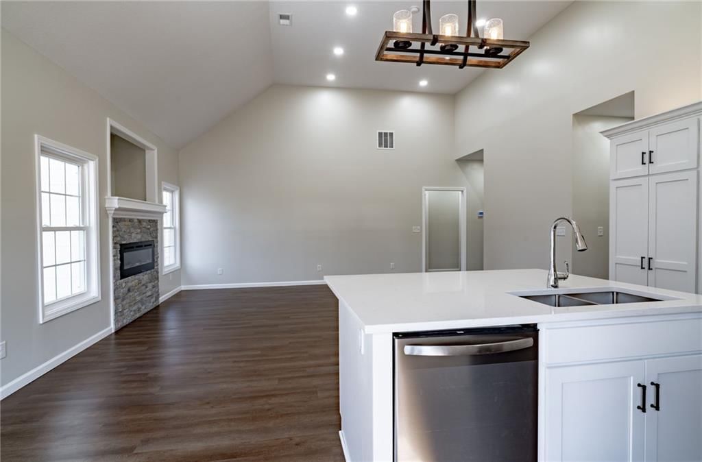 605 N Mead Street — photo 14