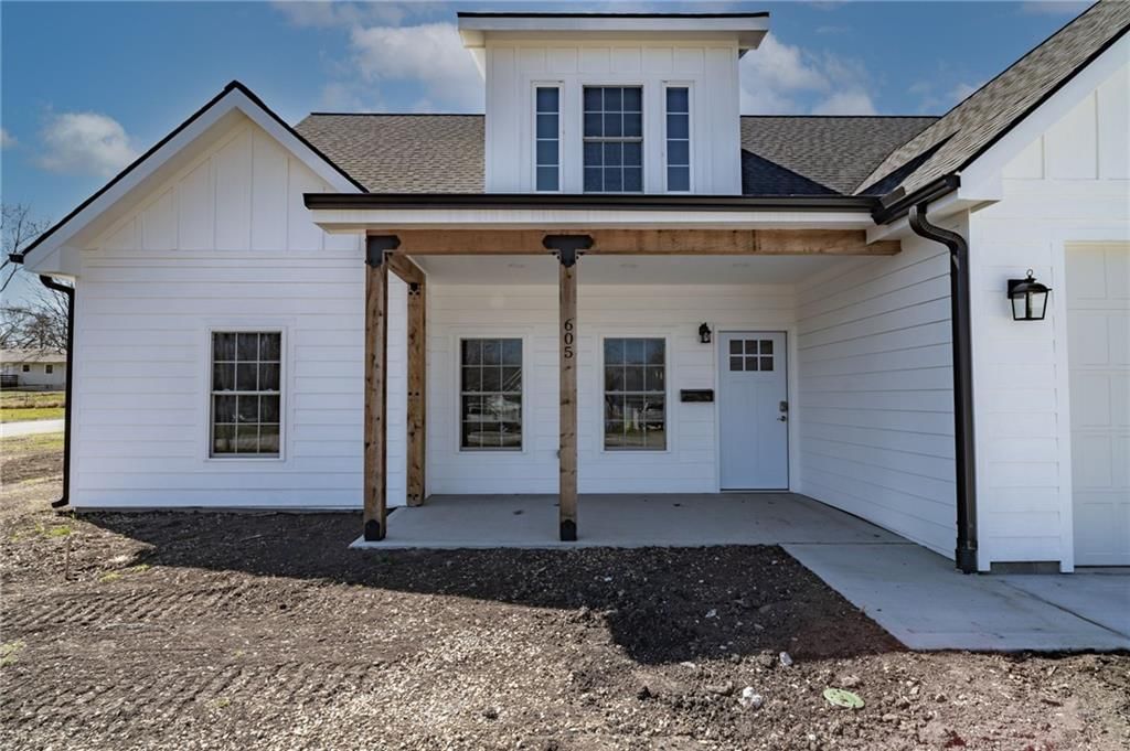 605 N Mead Street — photo 38